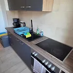 3raumwohnung Mit Balkon In Leipzig Nord Bmw, Amazon, Messe & Porsche *