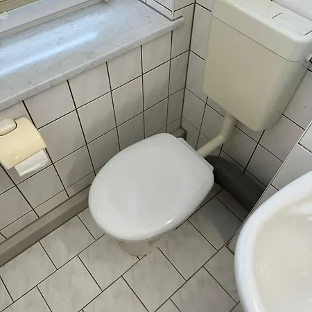 شقة 3raumwohnung Mit Balkon In Leipzig Nord Bmw, Amazon, Messe & Porsche *