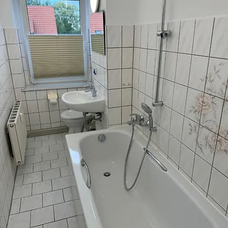 شقة 3raumwohnung Mit Balkon In Leipzig Nord Bmw, Amazon, Messe & Porsche *