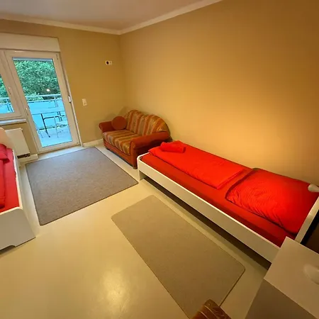 شقة 3raumwohnung Mit Balkon In Leipzig Nord Bmw, Amazon, Messe & Porsche Taucha