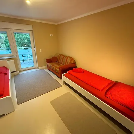 3raumwohnung Mit Balkon In Leipzig Nord Bmw, Amazon, Messe & Porsche * Taucha