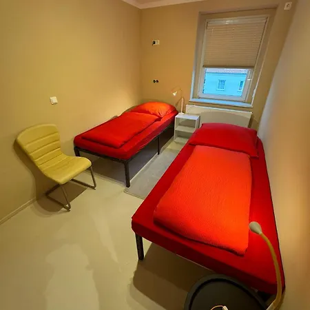 3raumwohnung Mit Balkon In Leipzig Nord Bmw, Amazon, Messe & Porsche شقة