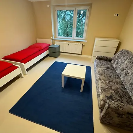 3raumwohnung Mit Balkon In Leipzig Nord Bmw, Amazon, Messe & Porsche شقة *