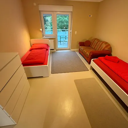 شقة 3raumwohnung Mit Balkon In Leipzig Nord Bmw, Amazon, Messe & Porsche *