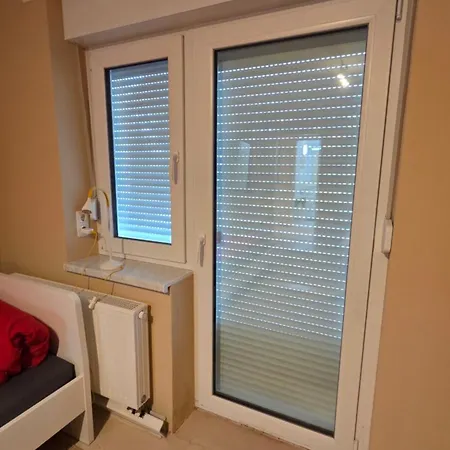 3raumwohnung Mit Balkon In Leipzig Nord Bmw, Amazon, Messe & Porsche *