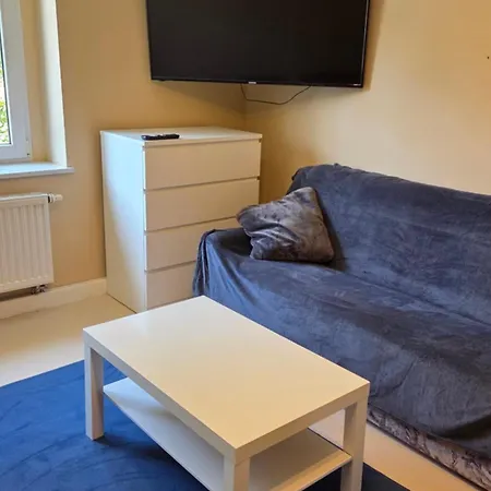 3raumwohnung Mit Balkon In Leipzig Nord Bmw, Amazon, Messe & Porsche *