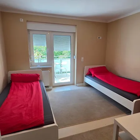 3raumwohnung Mit Balkon In Leipzig Nord Bmw, Amazon, Messe & Porsche Apartman