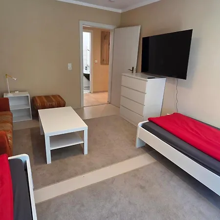 3raumwohnung Mit Balkon In Leipzig Nord Bmw, Amazon, Messe & Porsche Apartman Taucha