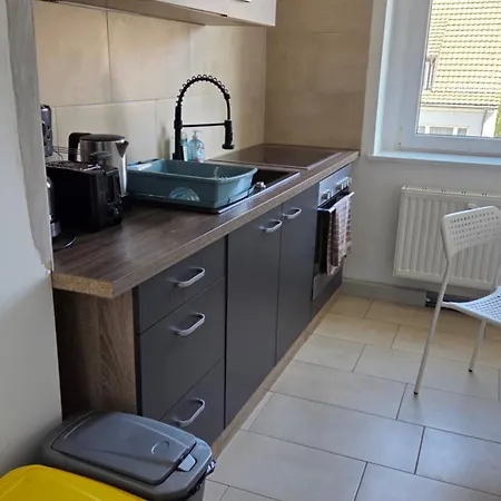 3raumwohnung Mit Balkon In Leipzig Nord Bmw, Amazon, Messe & Porsche *